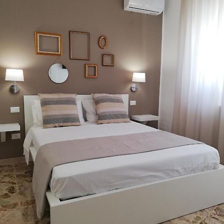 Ostuni Crispi House Hotel Ngoại thất bức ảnh