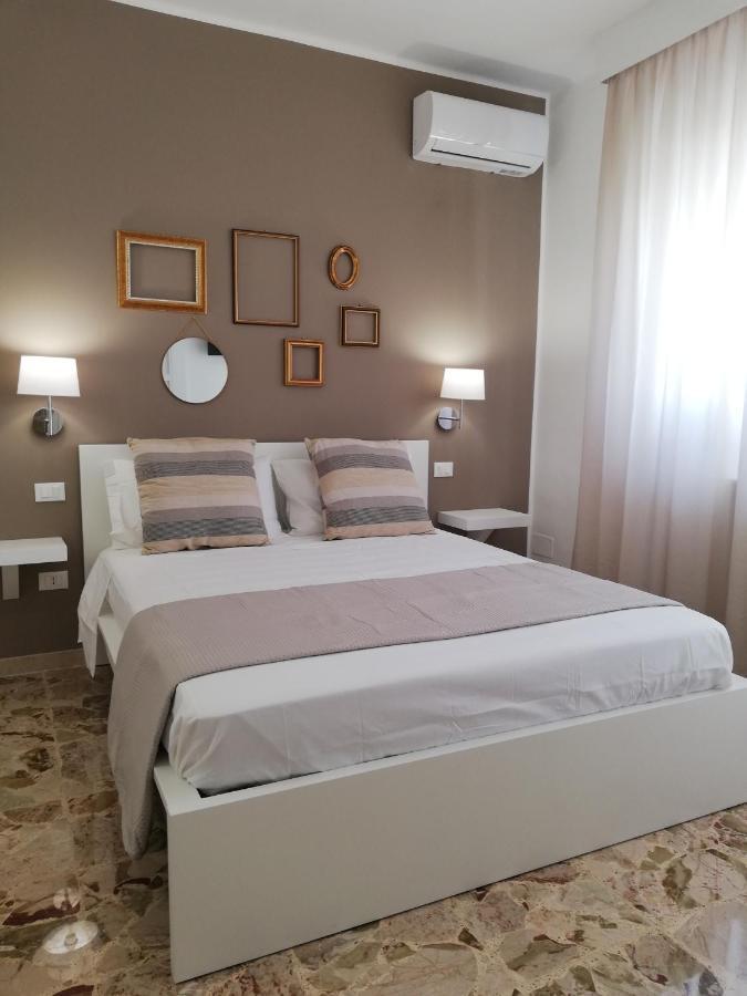 Ostuni Crispi House Hotel Ngoại thất bức ảnh